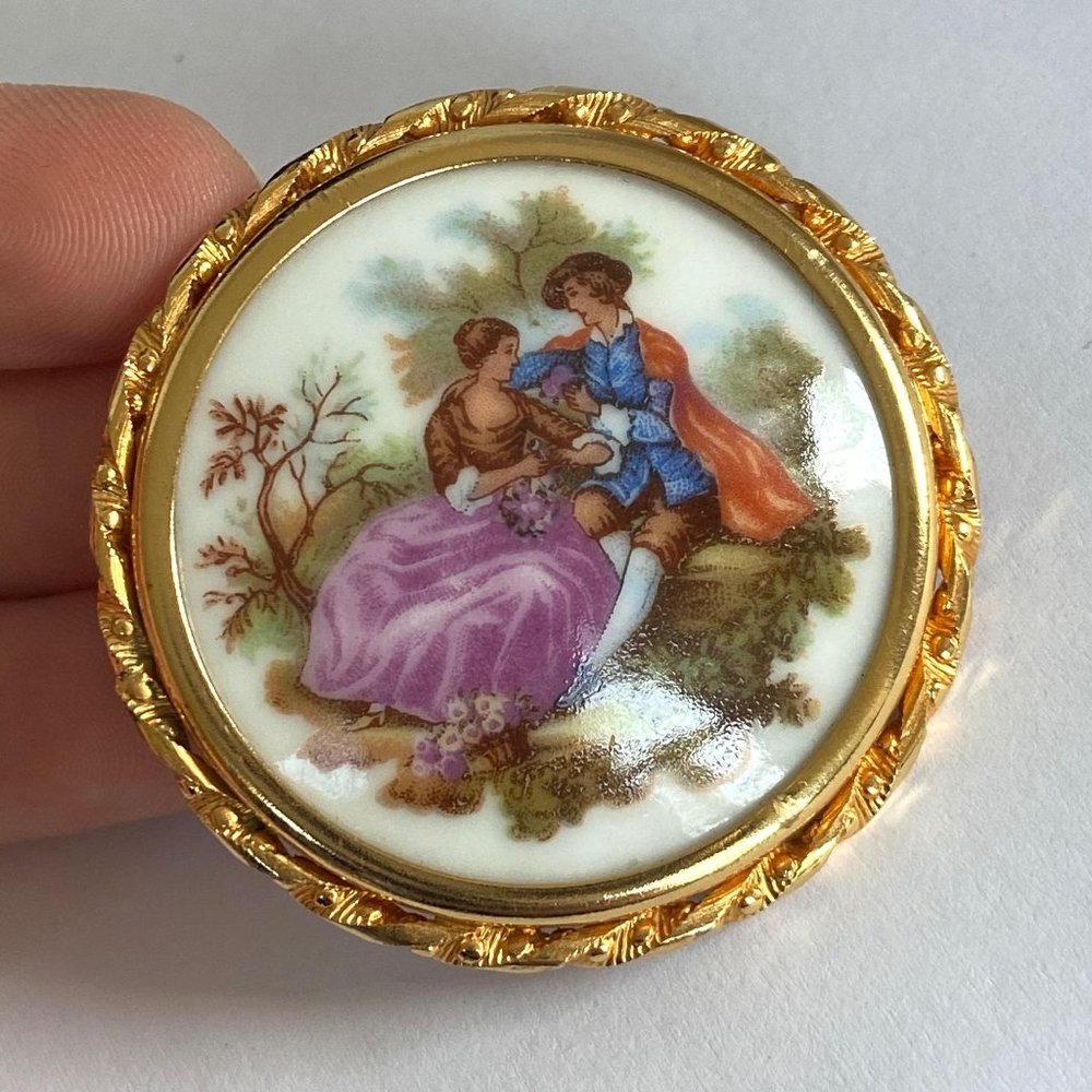 Antique Limoges Courting Couple Brooch Round Gold